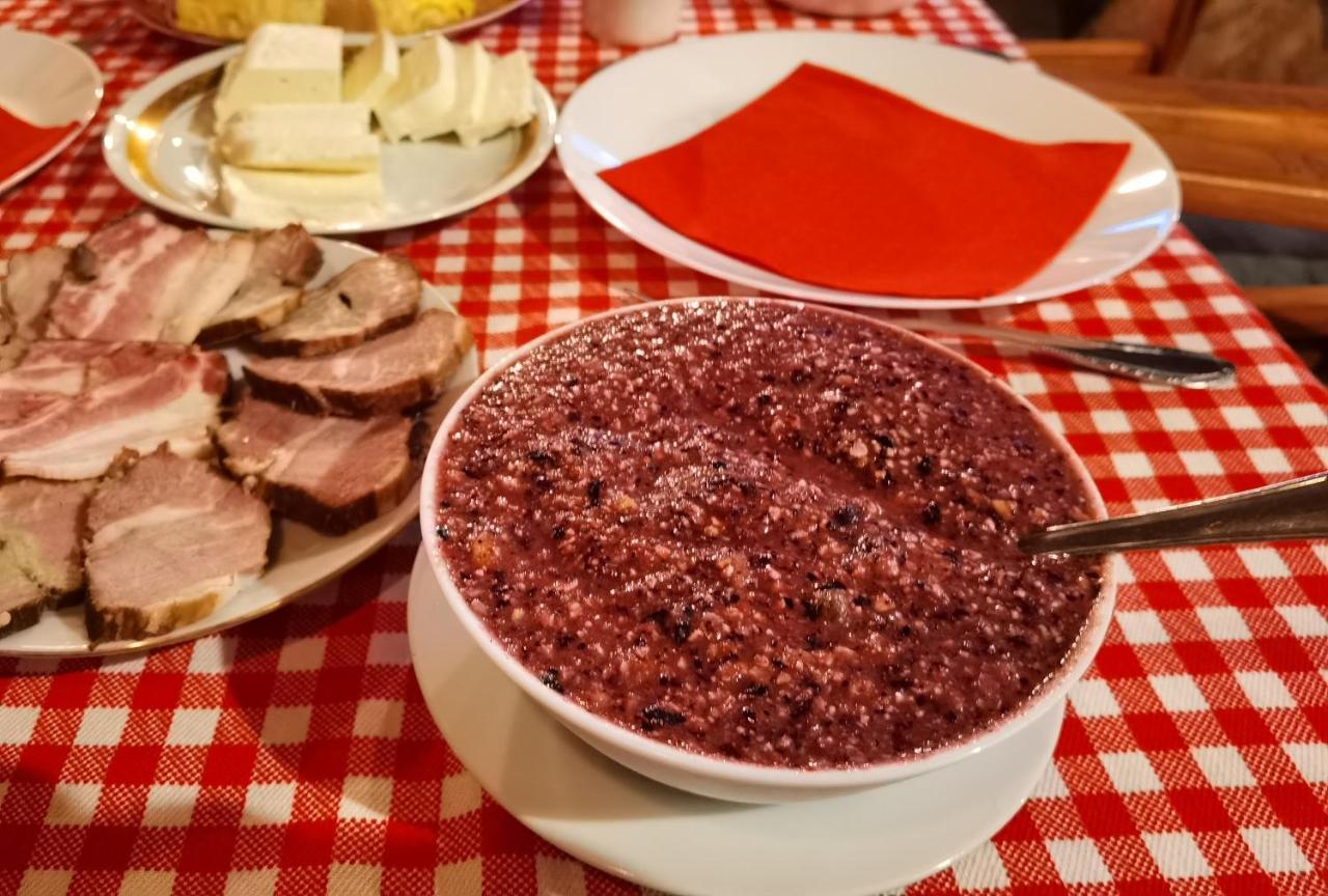 -guest House -ramonda Serbika Kır Evi Ni