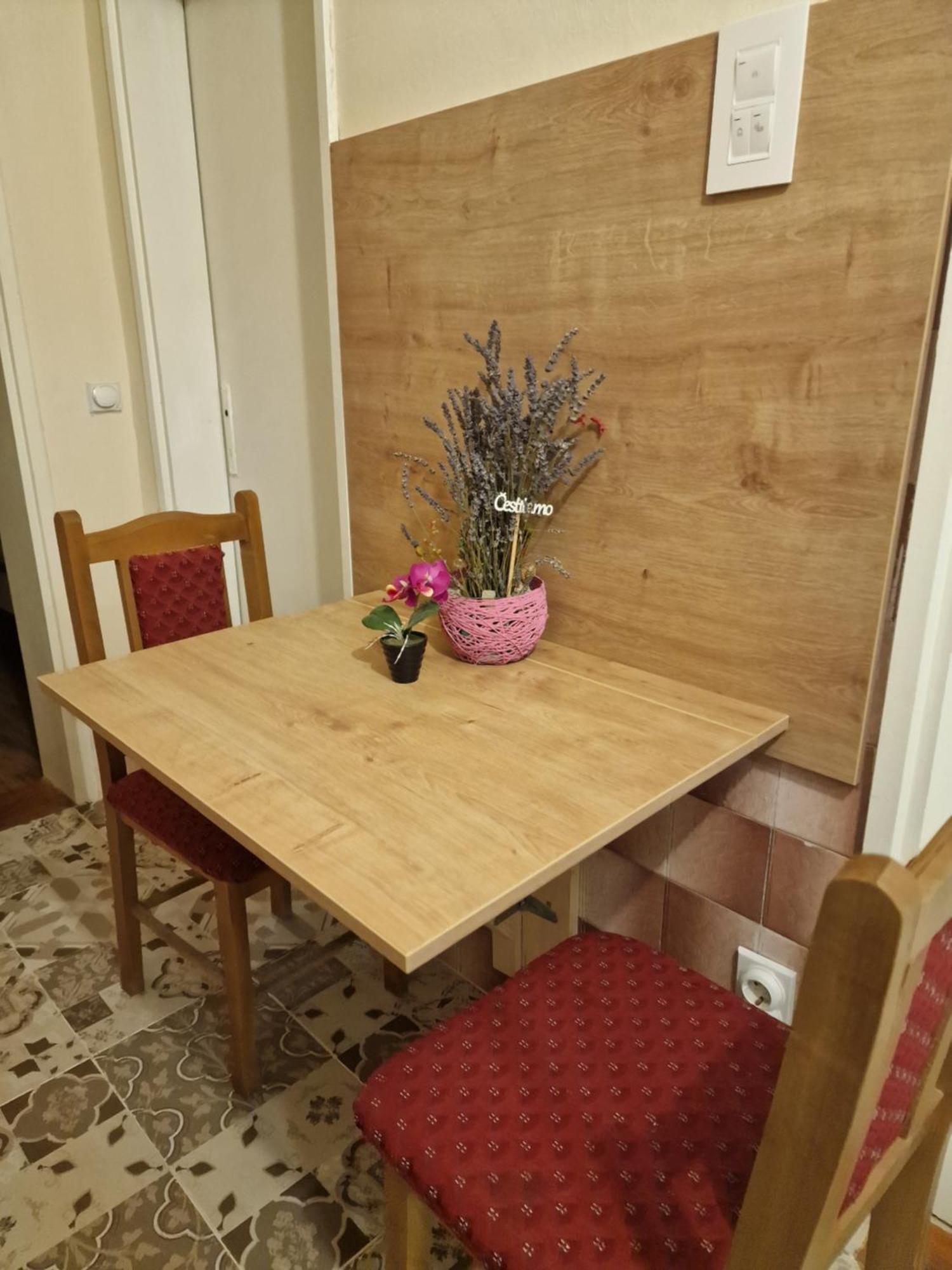 -guest House -ramonda Serbika Kır Evi Ni