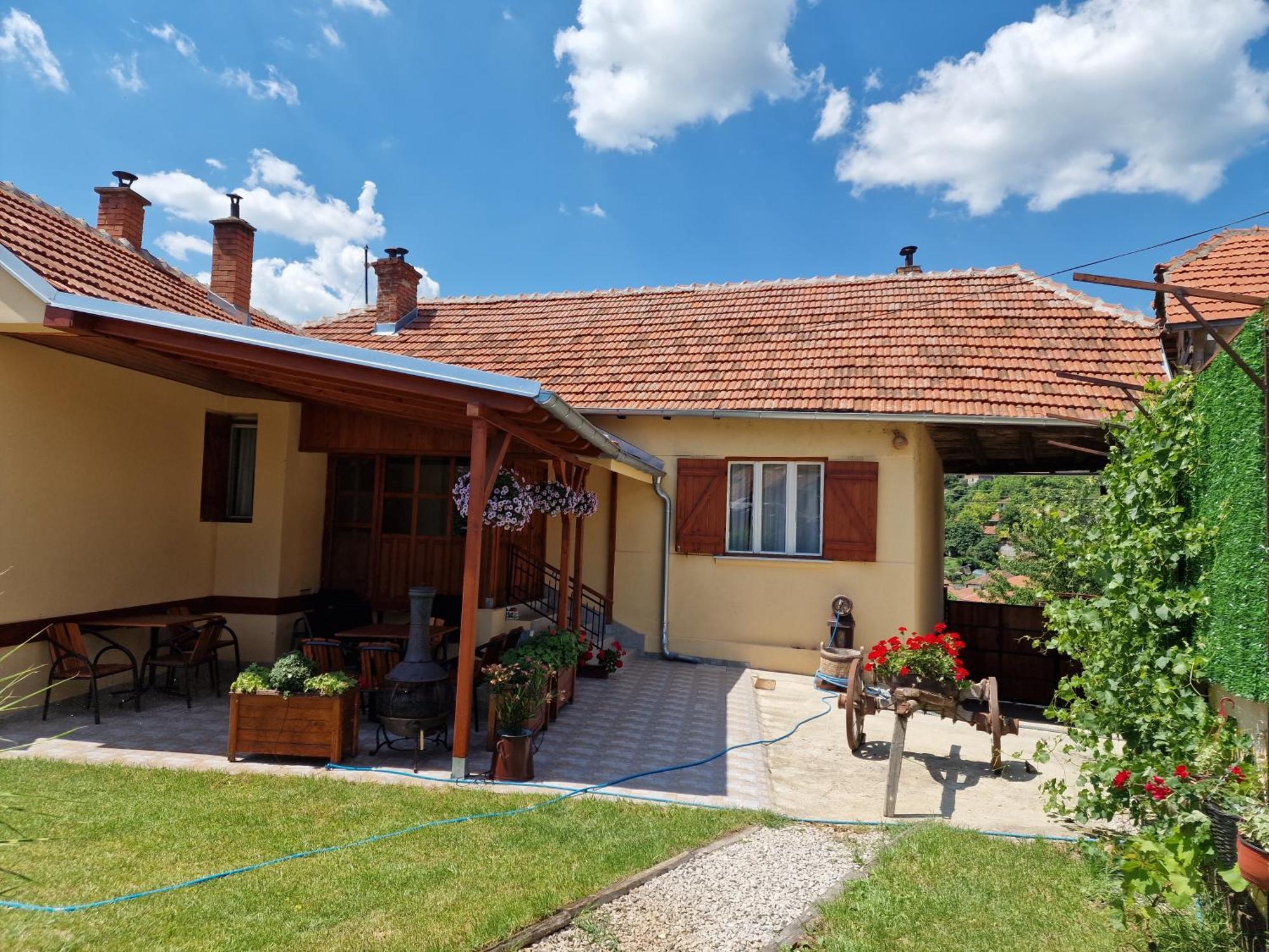 -guest House -ramonda Serbika Kır Evi *